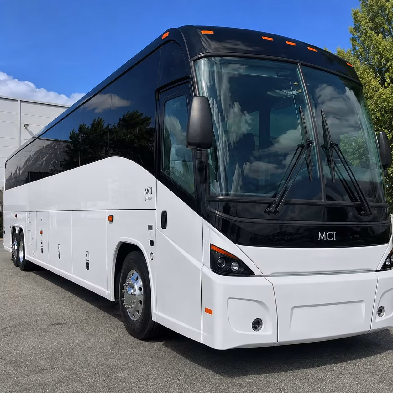 newport news williamsburg international airport group transfers made simple