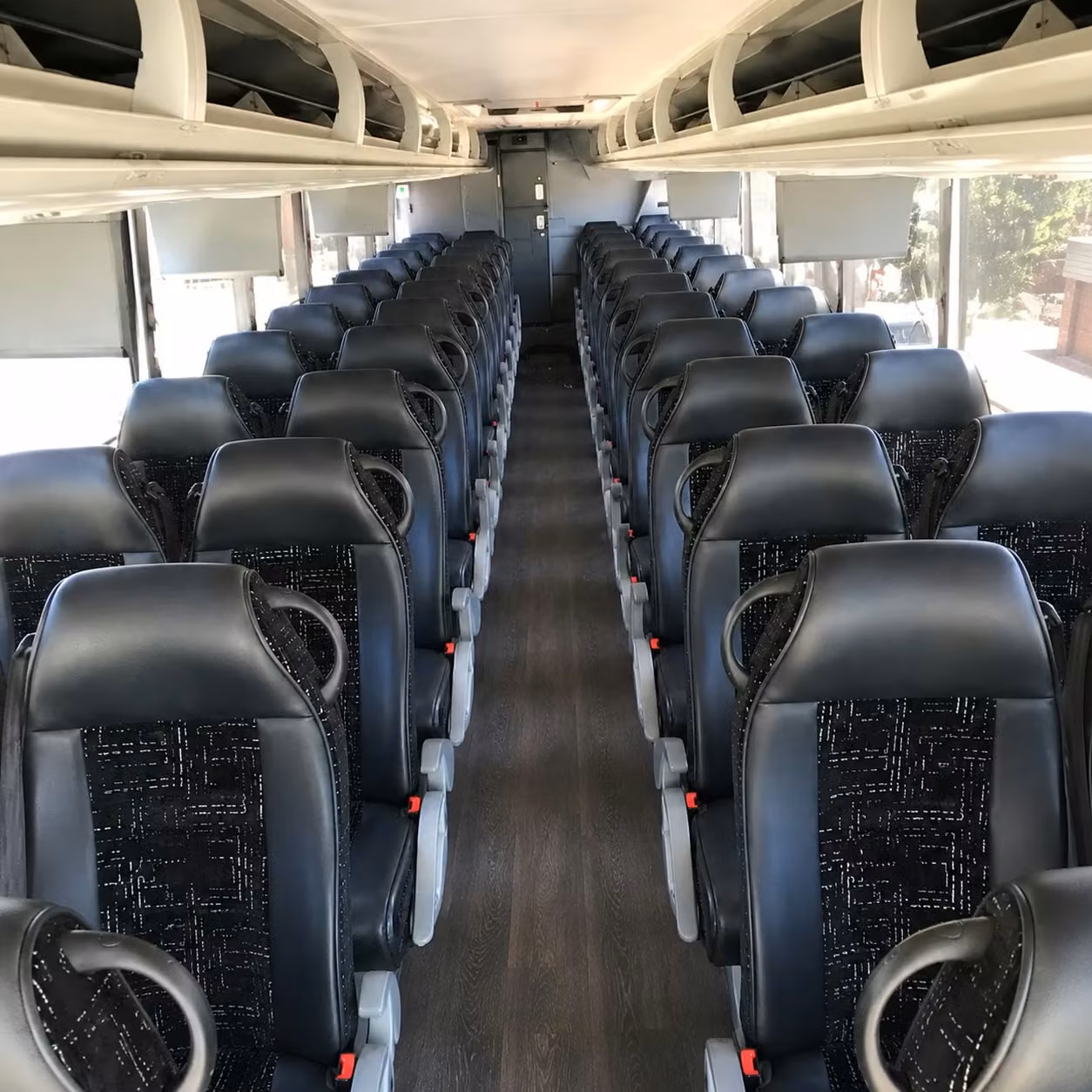 newport newscharter bus rental